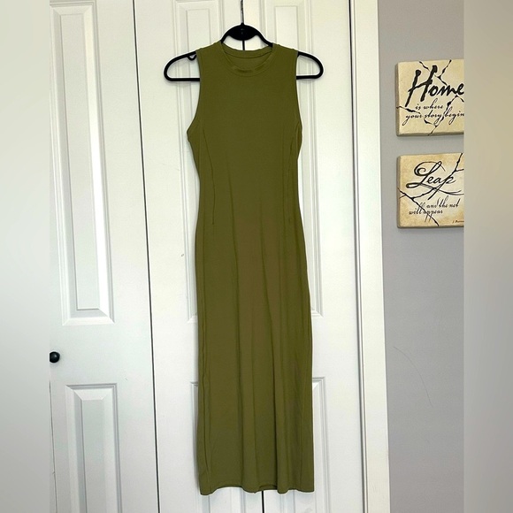 lululemon athletica Dresses & Skirts - NWOT Lulu Lemon align midi dress